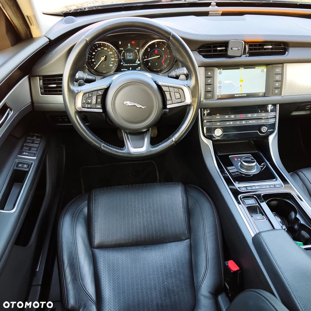 Jaguar XF 2.0 i4D Prestige - 9