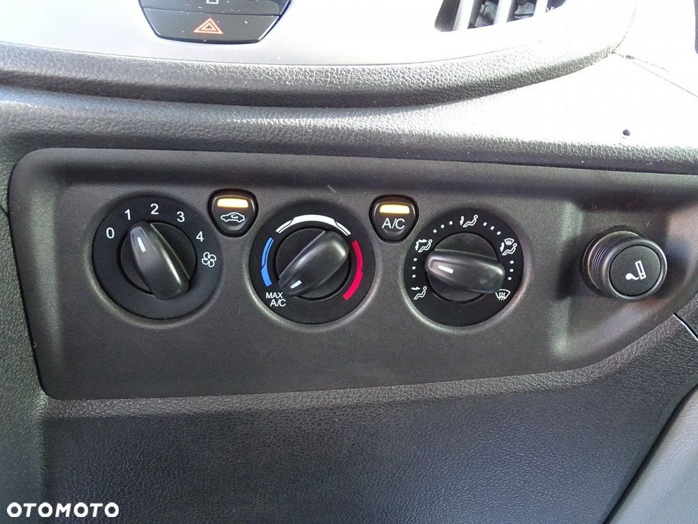 Ford Transit - 28