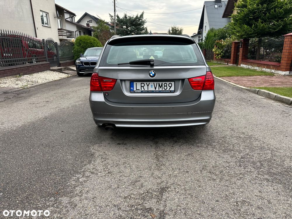 BMW Seria 3 318i - 13