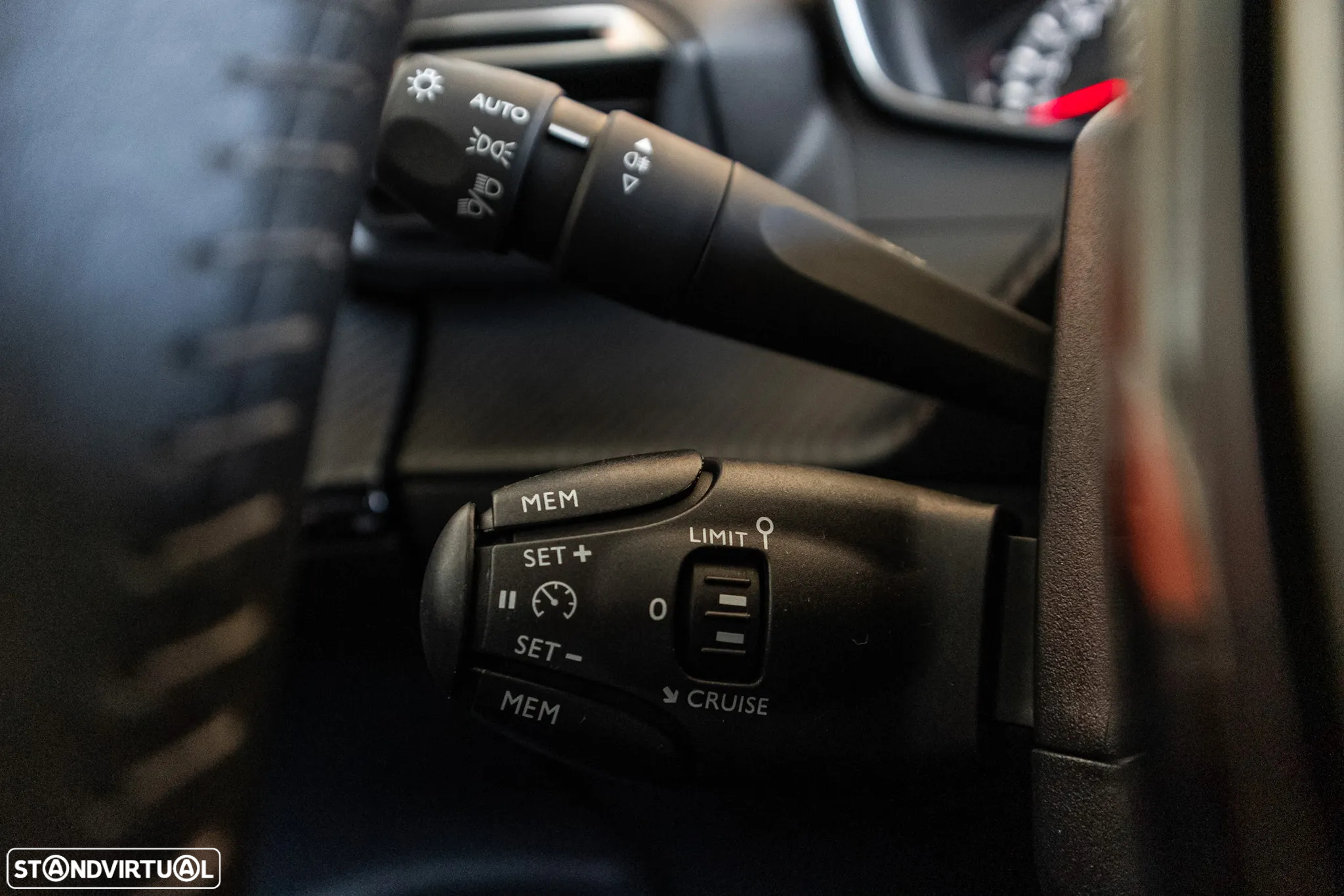 Peugeot 2008 1.2 PureTech Active - 18