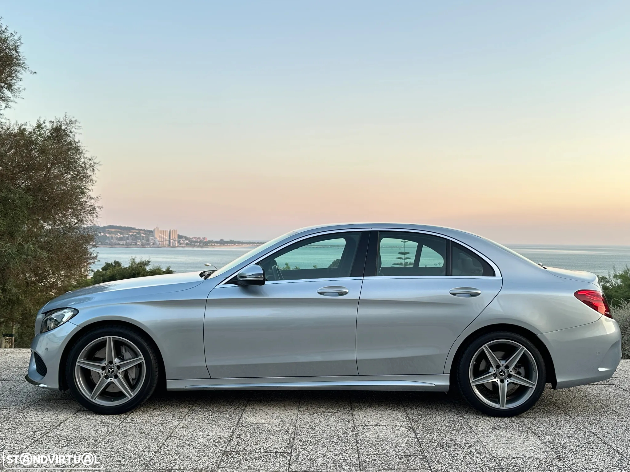 Mercedes-Benz C 300 h AMG Line - 3