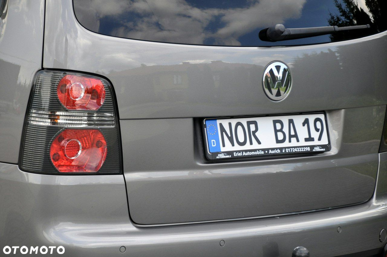 Volkswagen Touran - 16