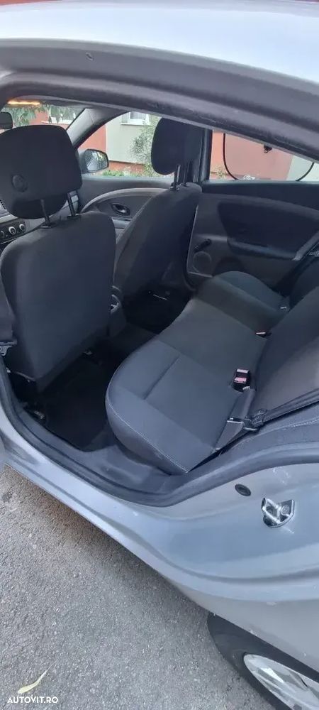 Renault Fluence 1.6 16V Authentique - 8