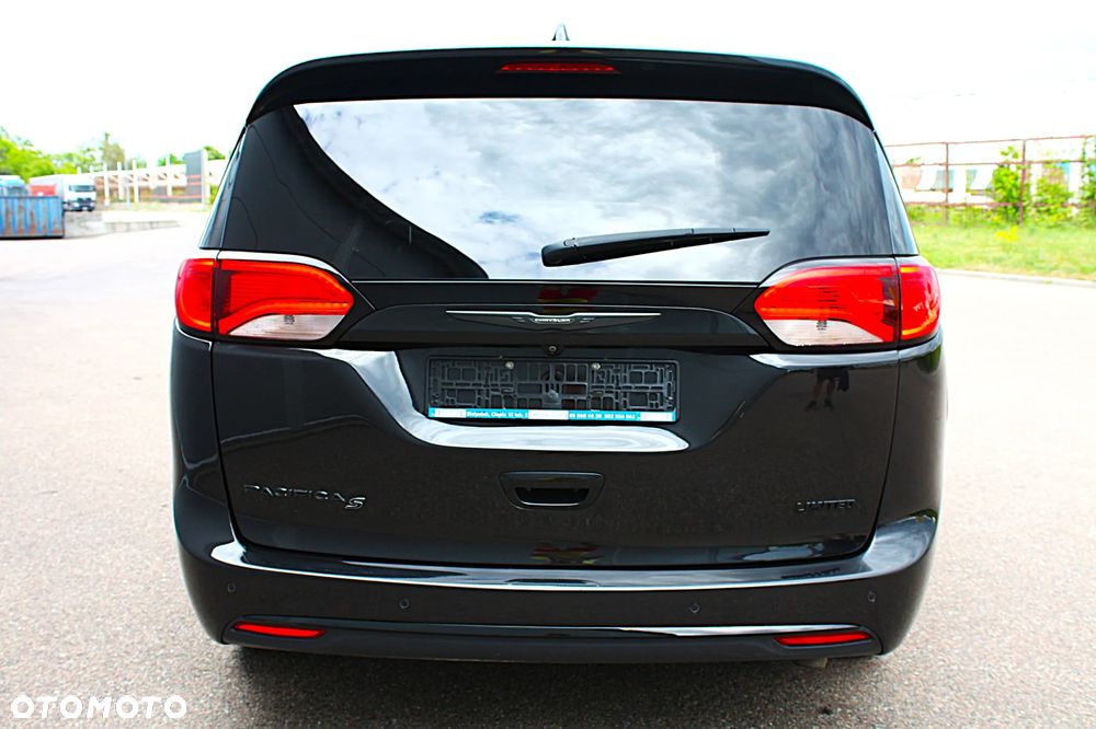 Chrysler Pacifica - 5