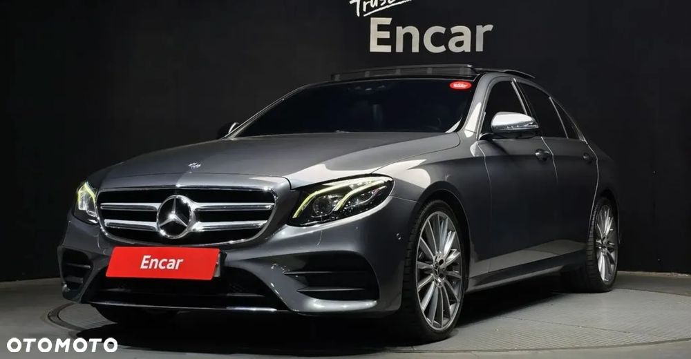 Mercedes-Benz Klasa E 300 9G-TRONIC AMG Line - 2