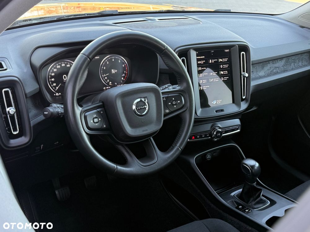 Volvo XC 40 T2 Momentum Core - 10