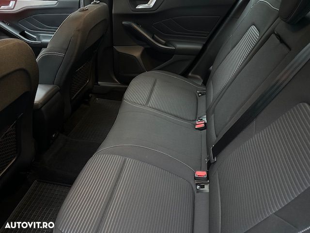 Ford Focus 1.0 EcoBoost Titanium - 25
