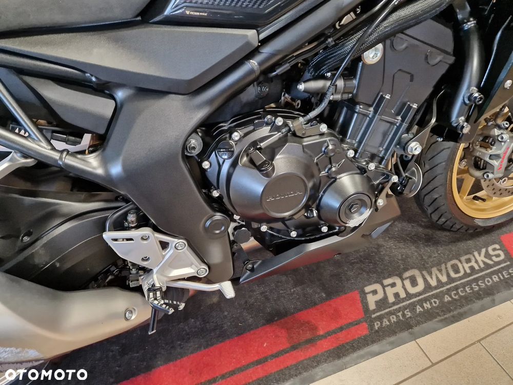 Honda Hornet - 22