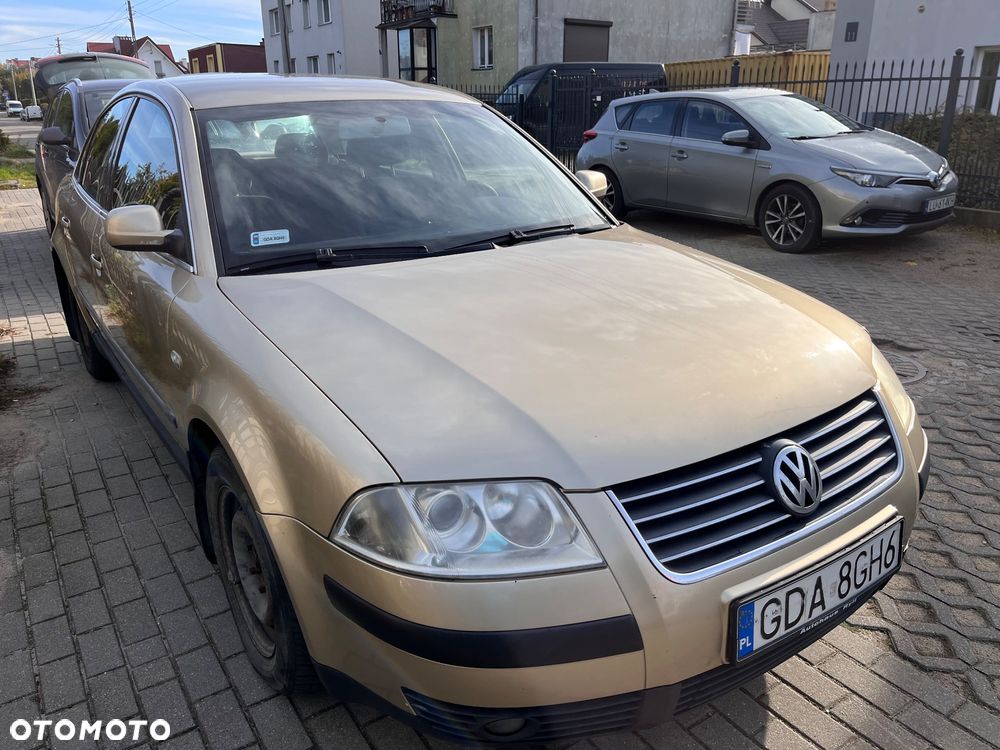 Volkswagen Passat 1.9 TDI Comfortline - 1