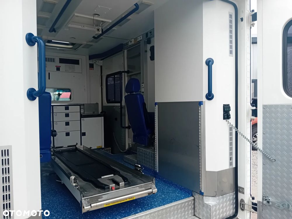 Mercedes-Benz Sprinter karetka - 11