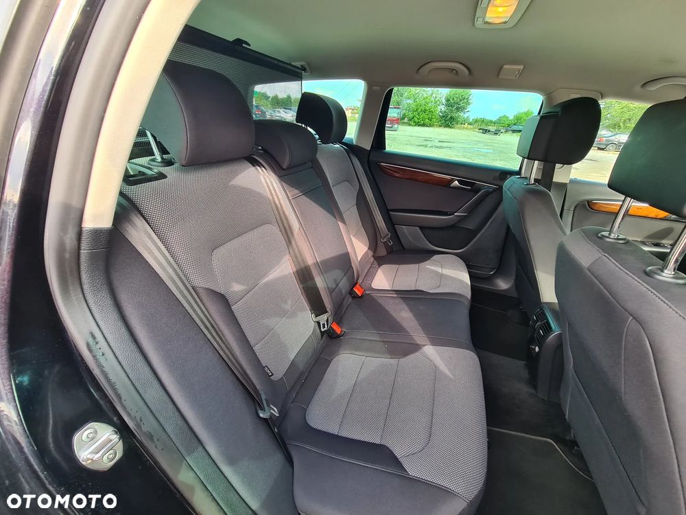 Volkswagen Passat 1.6 TDI Comfortline - 32