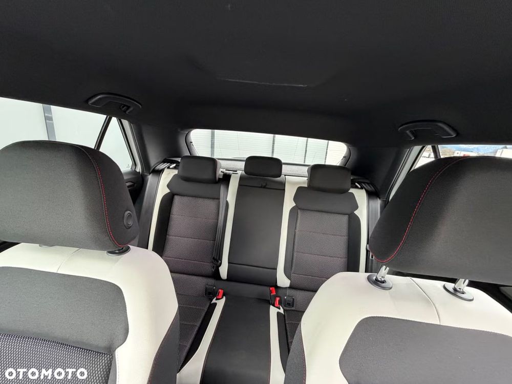 Volkswagen T-Roc 2.0 TDI SCR 4MOTION DSG Sport - 29