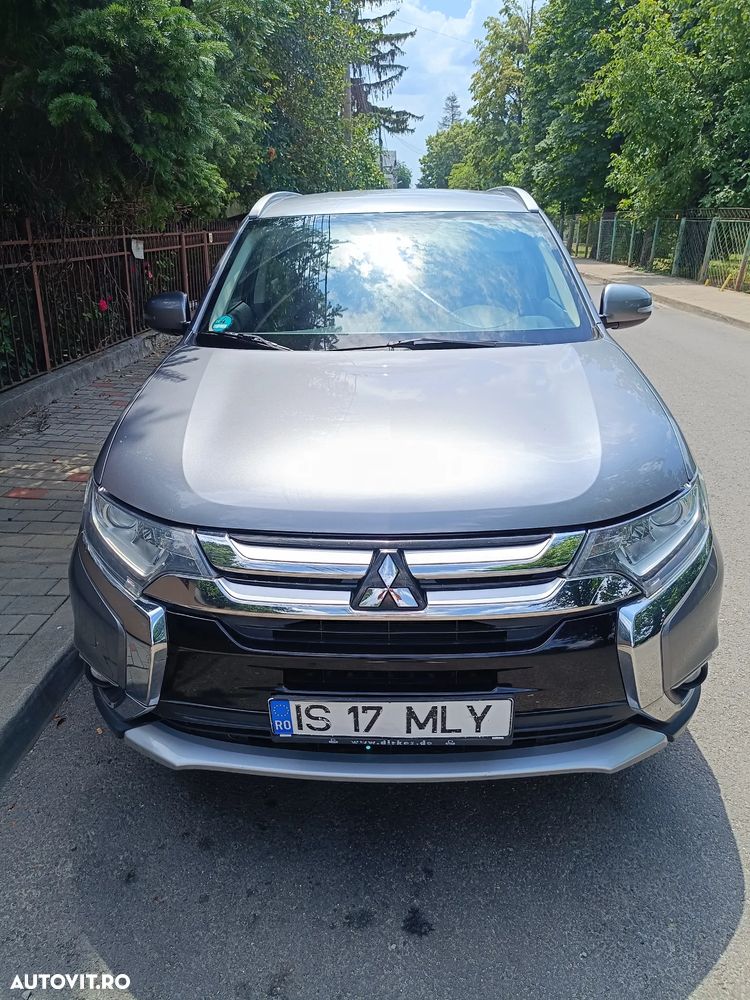 MITSUBISHI Outlander 2016