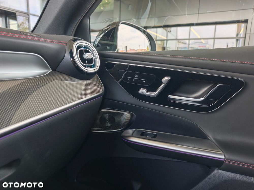 Mercedes-Benz GLC - 30