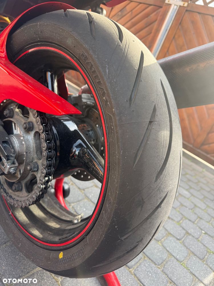Honda CBR - 9