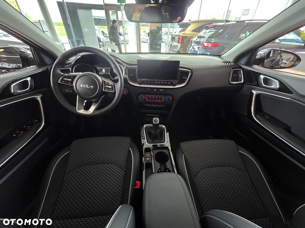 Kia Ceed 1.5 T-GDI Tribute - 2