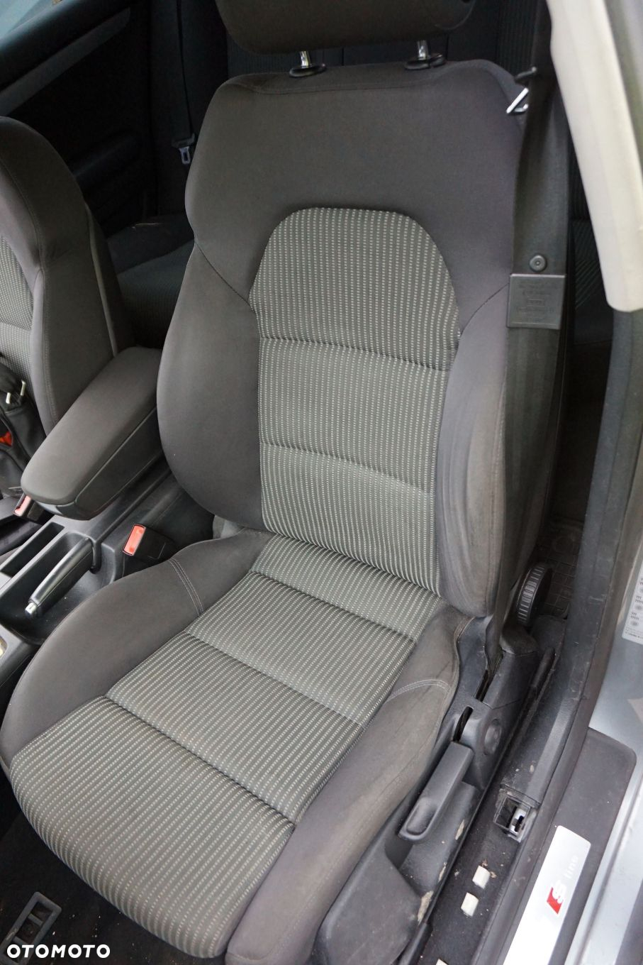 AUDI A4 B7 KOMBI 2007 LY7G 2.0 TDI BRD 170KM HCK SZARY na części - 15