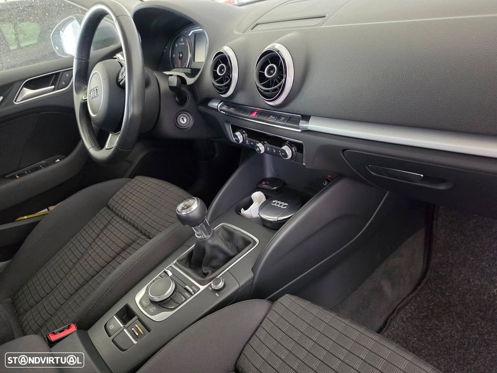Audi A3 Sportback 1.6 TDI S-line - 10