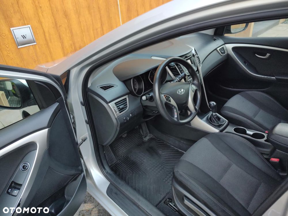 Hyundai i30 1.6 CRDi Classic + - 10