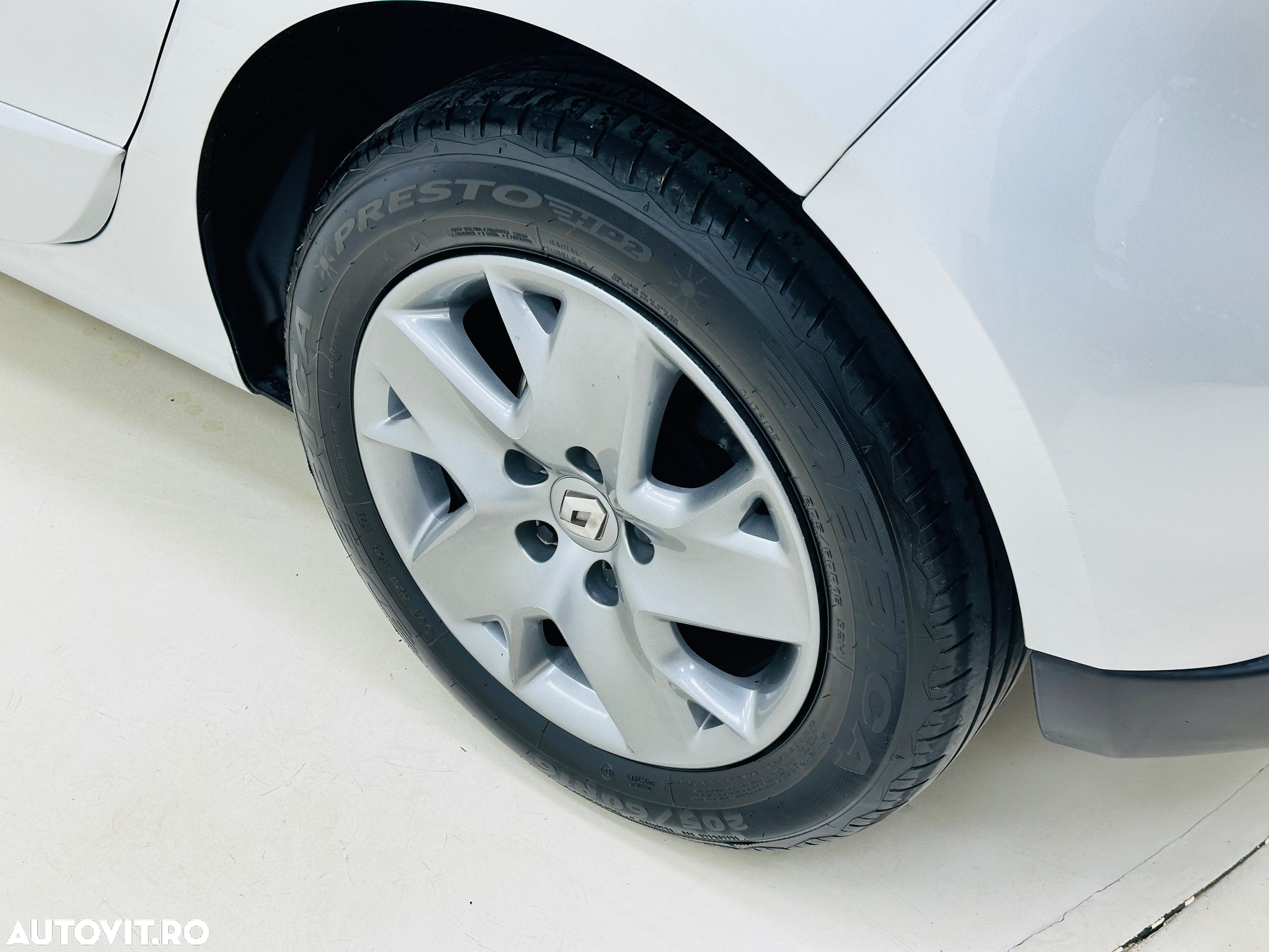 Renault Scenic - 13