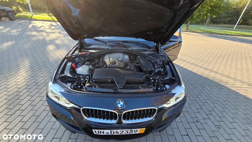 BMW Seria 3 320d M Sport - 13