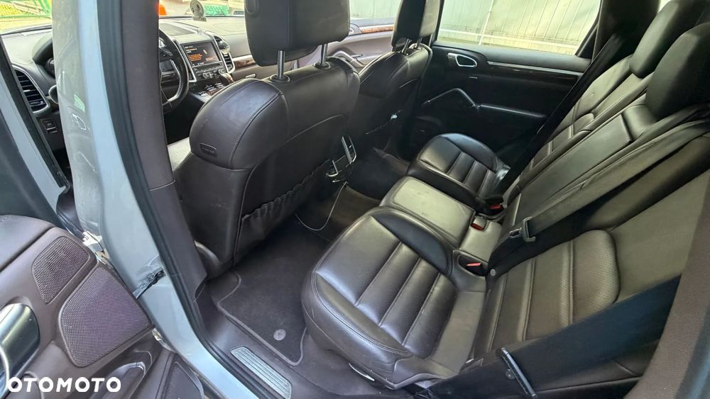 Porsche Cayenne - 6