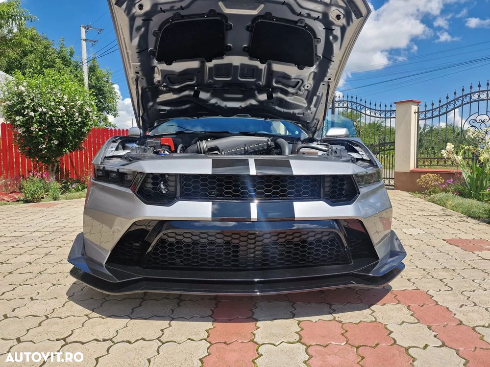 Ford Mustang - 4