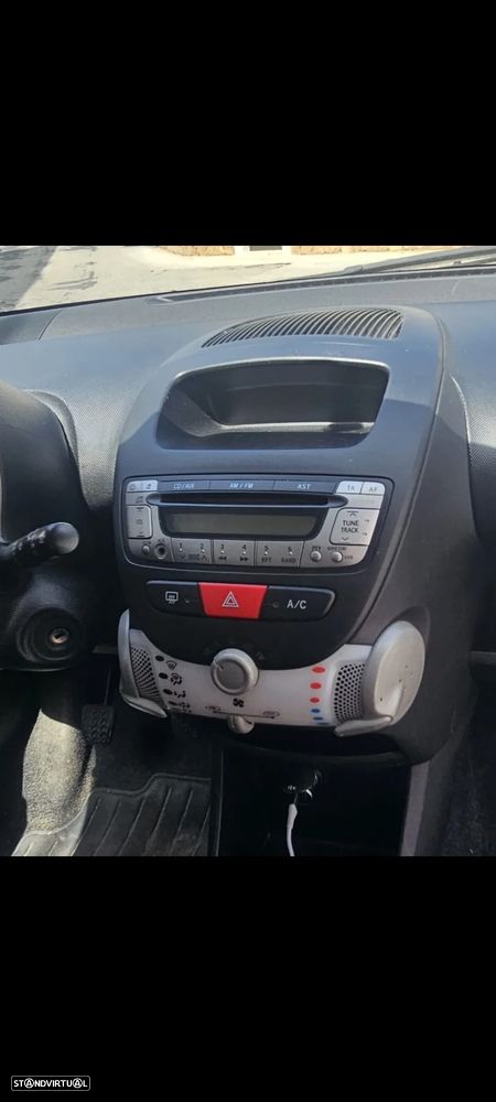 Toyota Aygo 1.0 Plus - 12