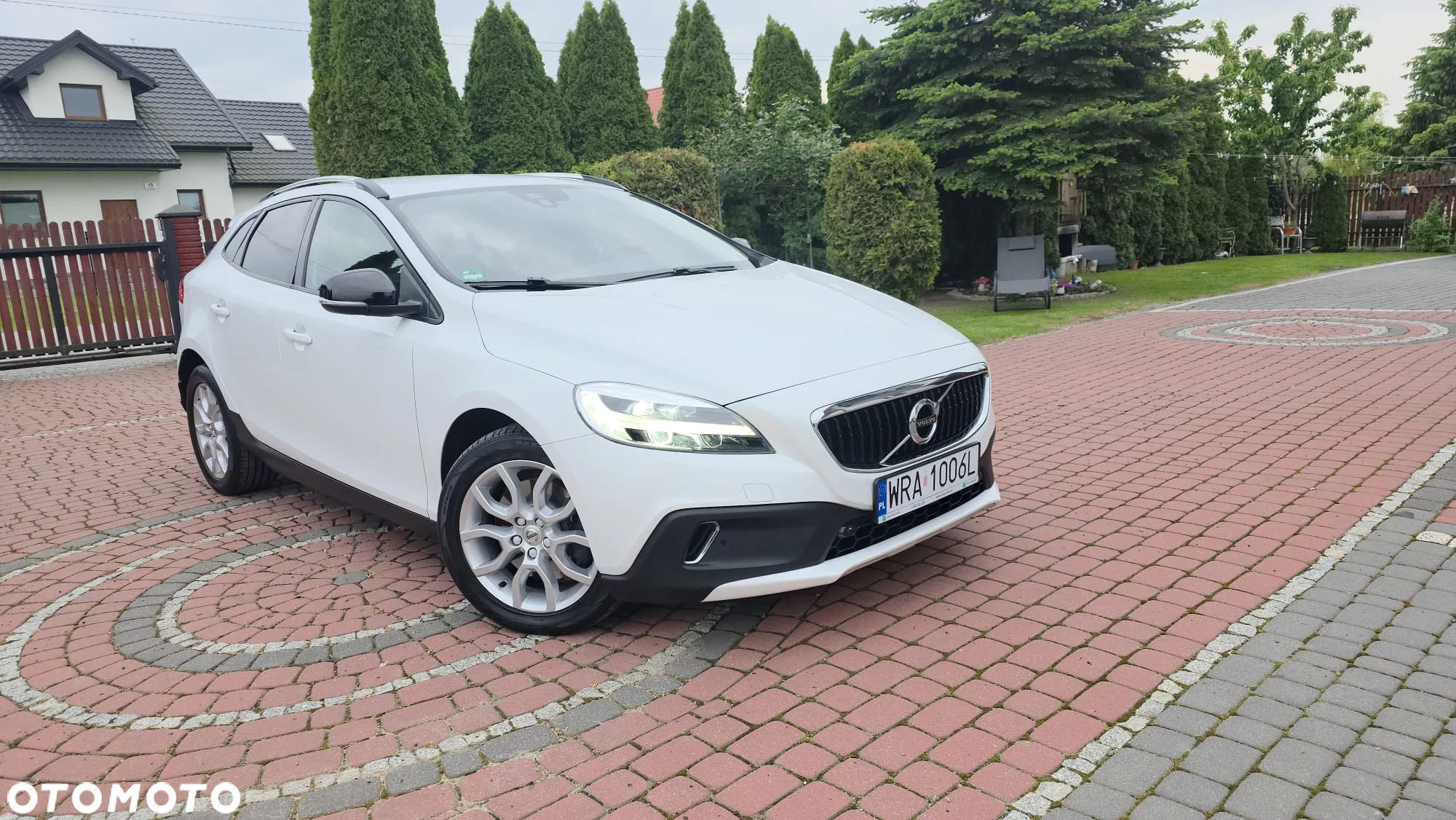 Volvo V40 Cross Country D2 Drive-E Momentum - 3