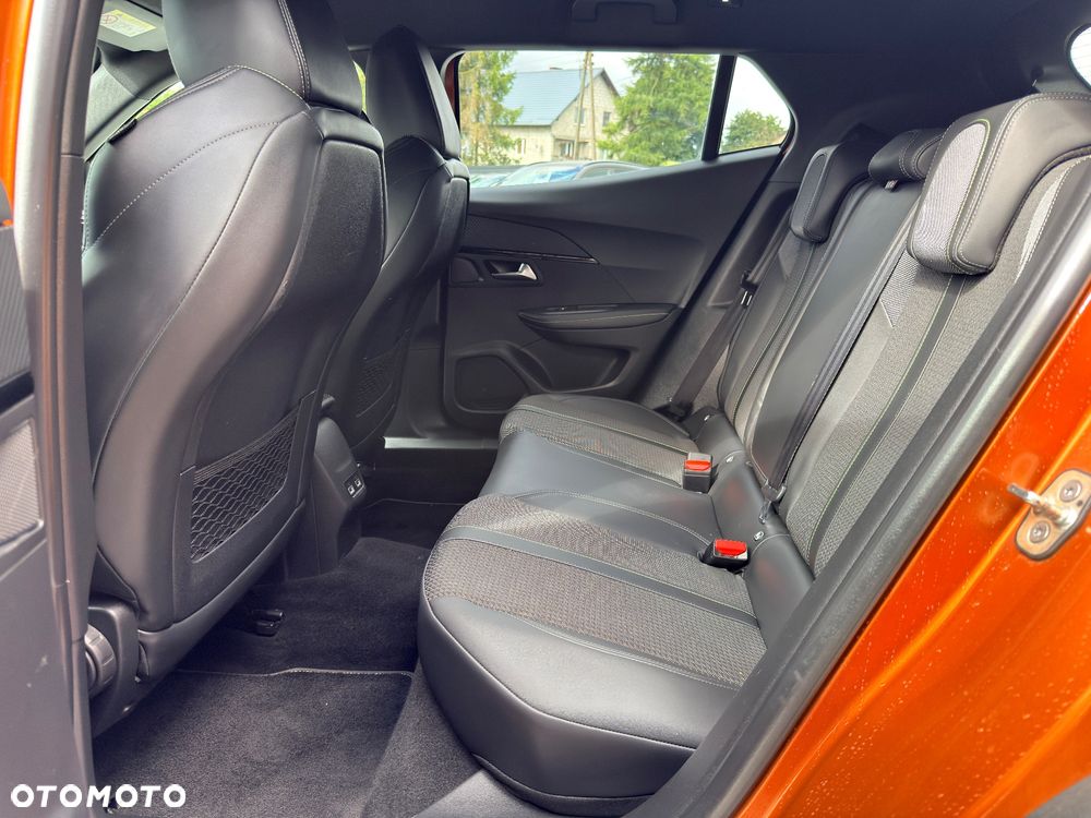 Peugeot 2008 BlueHDi 130 EAT8 GT - 18