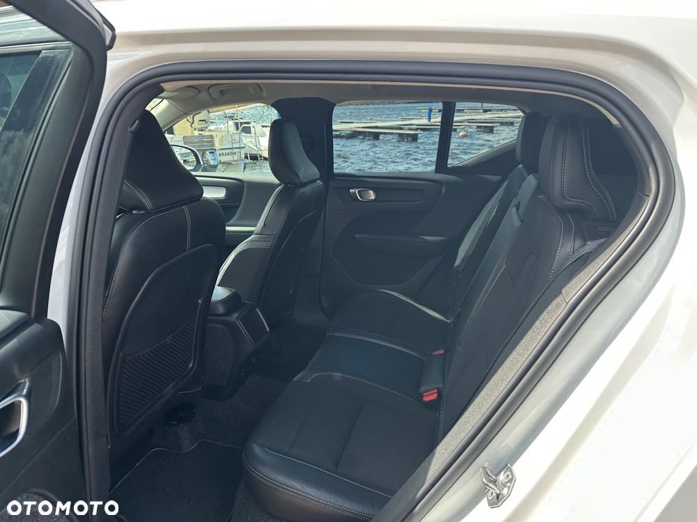 Volvo XC 40 T3 Momentum - 18