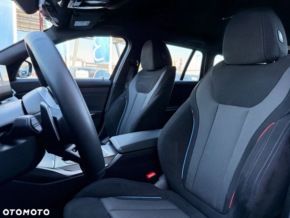 BMW Seria 3 330i xDrive M Sport - 27