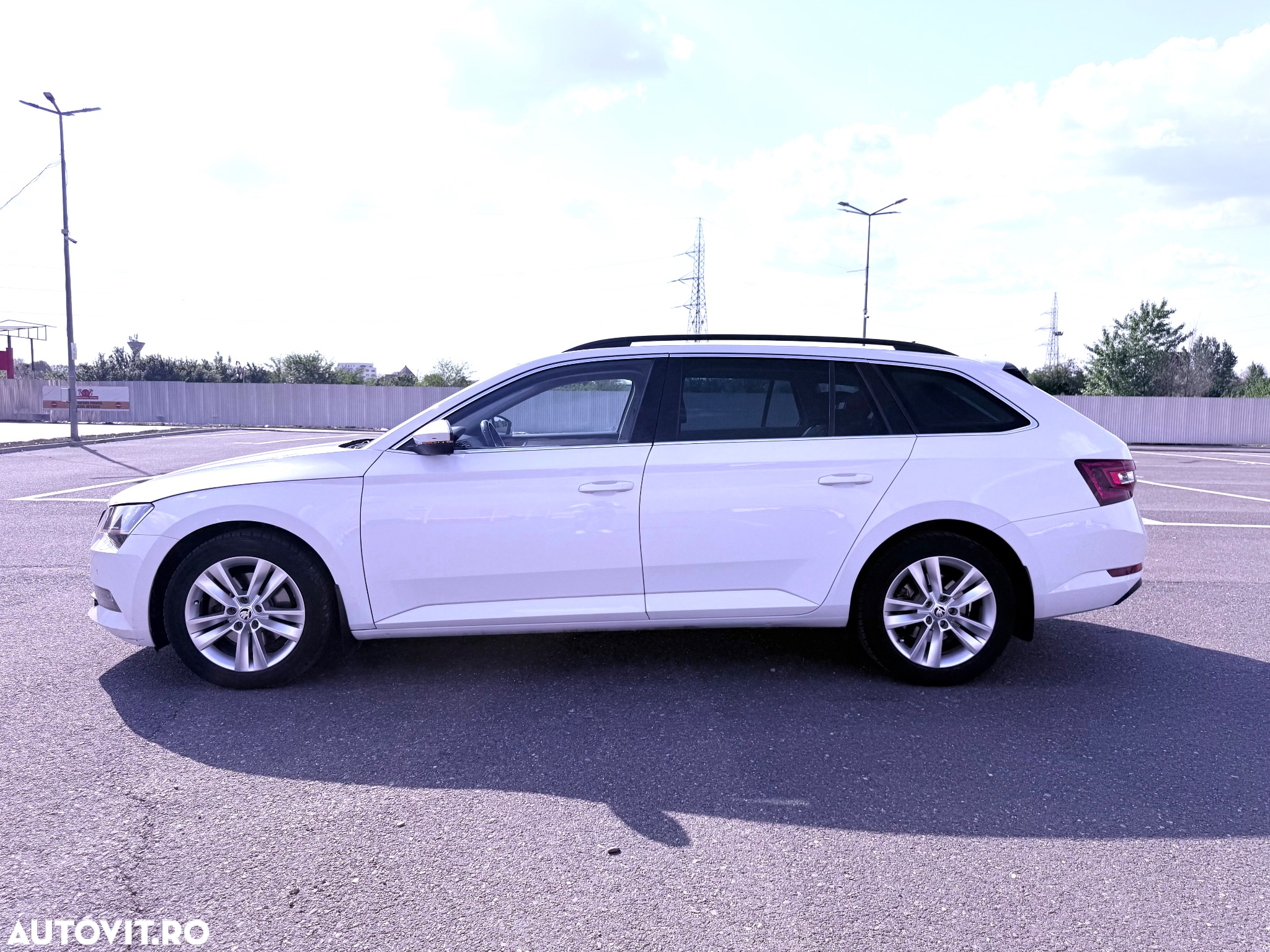 Skoda Superb 2.0 TDI DSG Sportline - 13