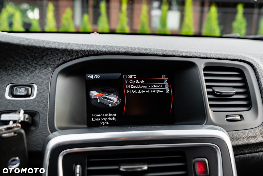 Volvo V60 T6 AWD R-Design - 35