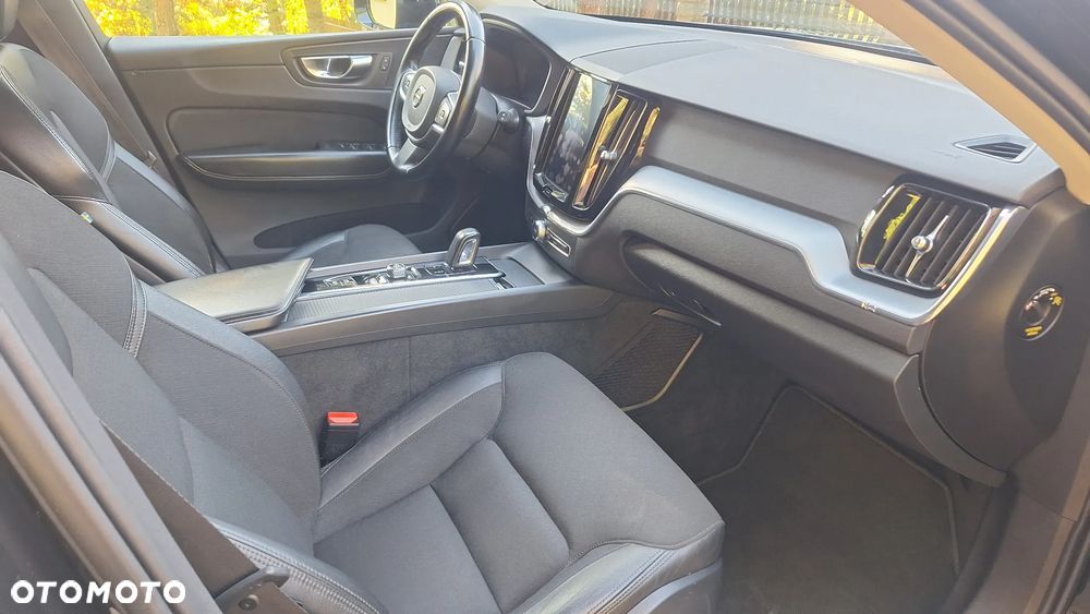 Volvo XC 60 B4 D AWD Geartronic Momentum Pro - 26