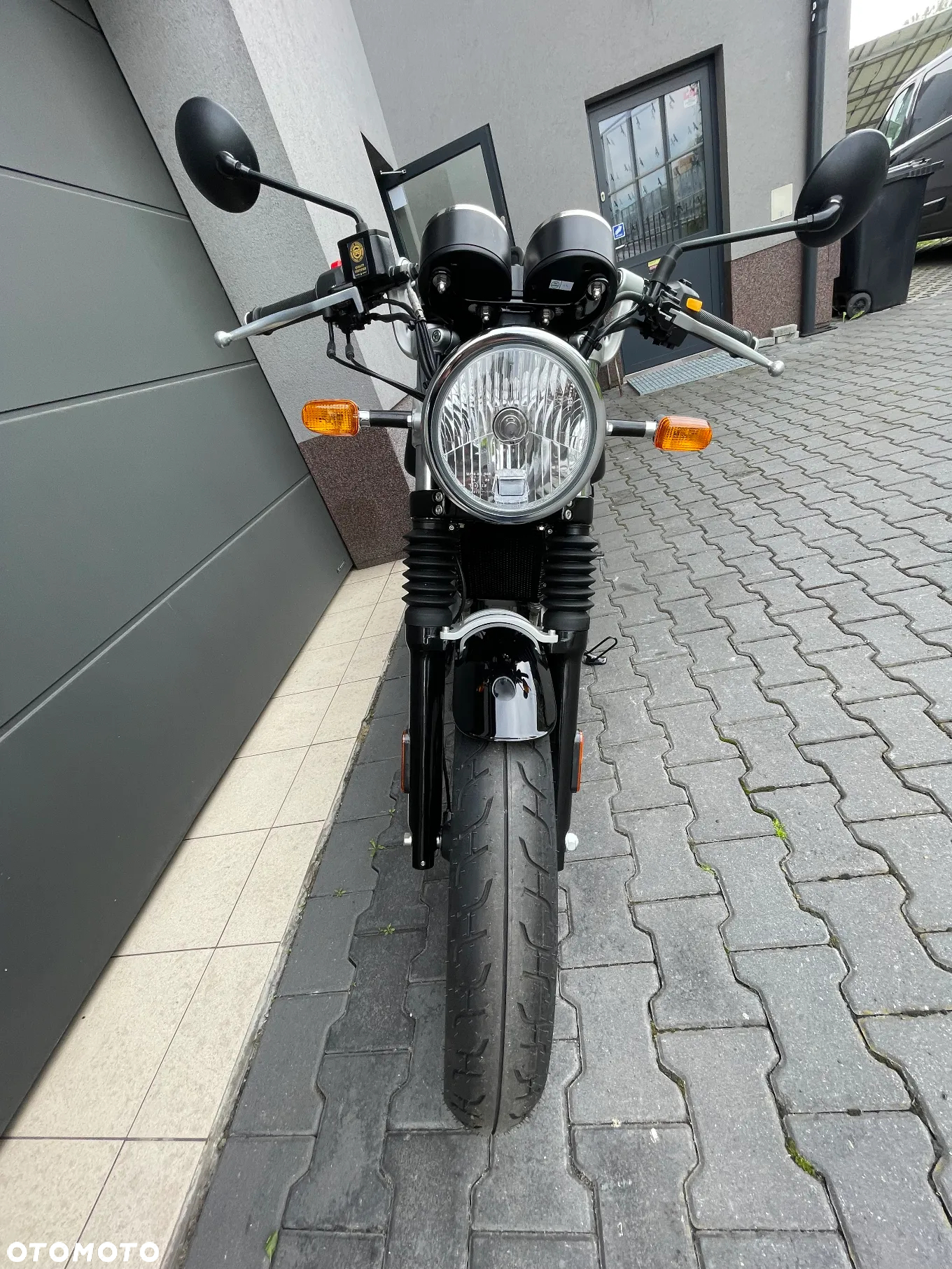 Royal Enfield Continental - 15