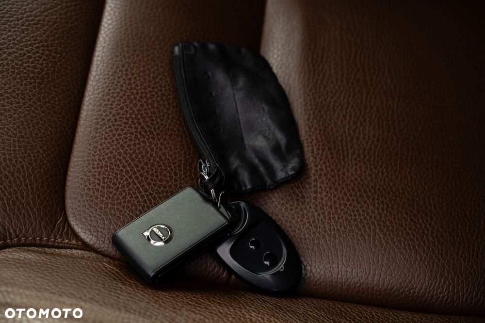 Volvo XC 90 B5 D AWD Momentum - 25