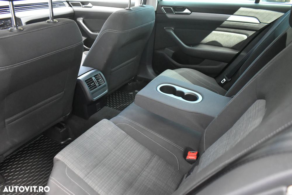 Volkswagen Passat 2.0 TDI DSG Comfortline - 22