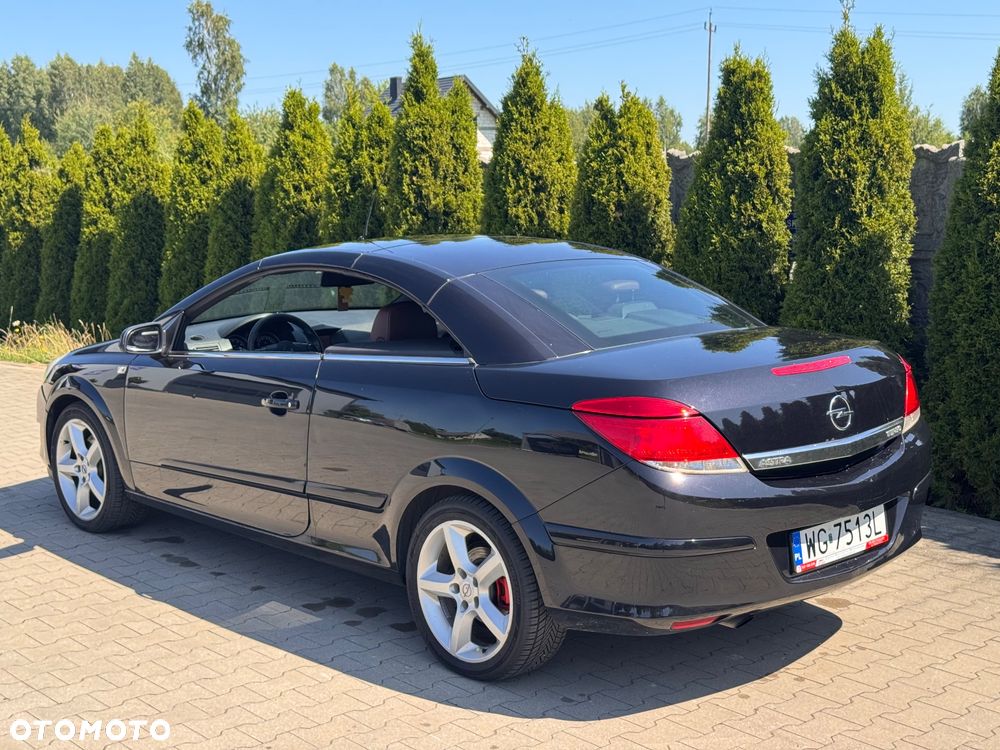 Opel Astra 1.6 Turbo Cosmo - 29