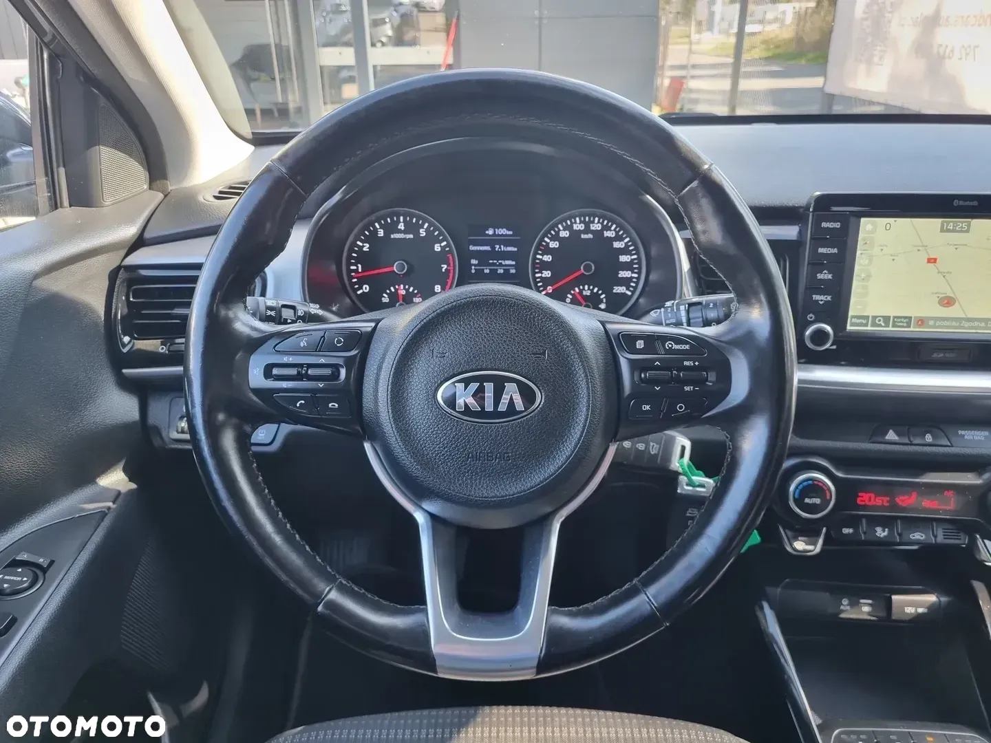Kia Stonic 1.2 L - 14