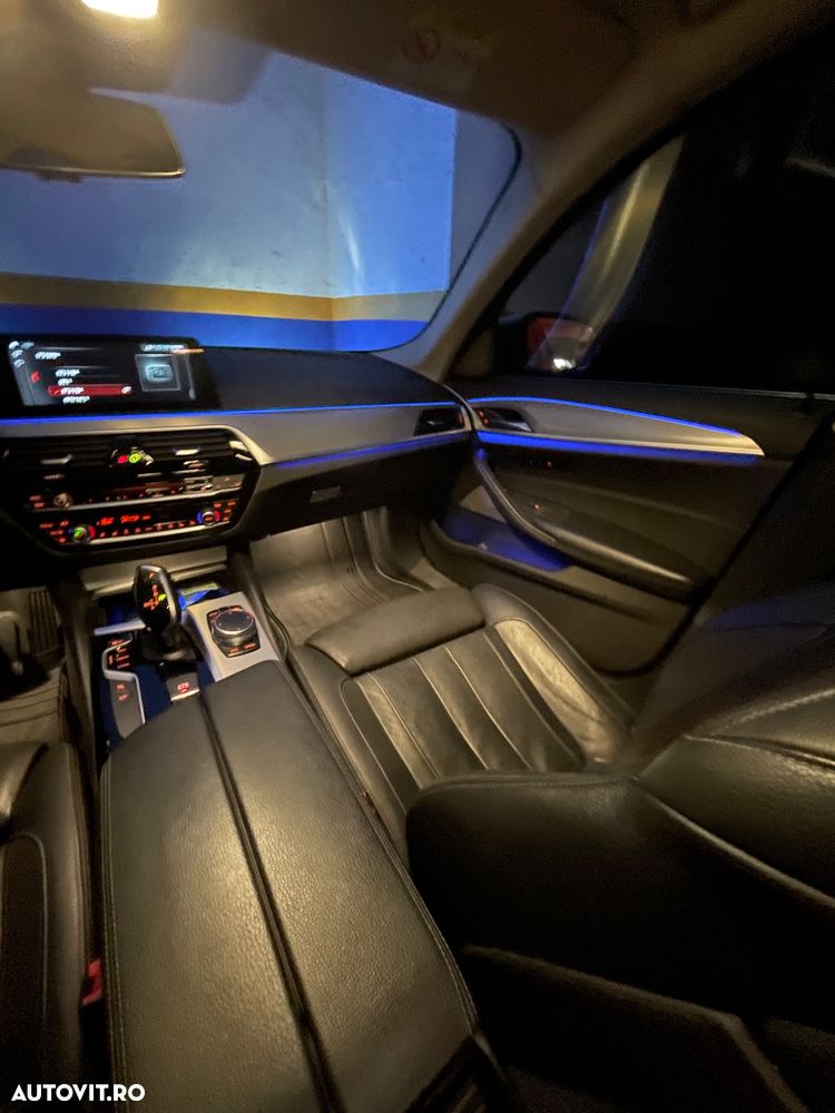 BMW Seria 5 520d xDrive AT - 13