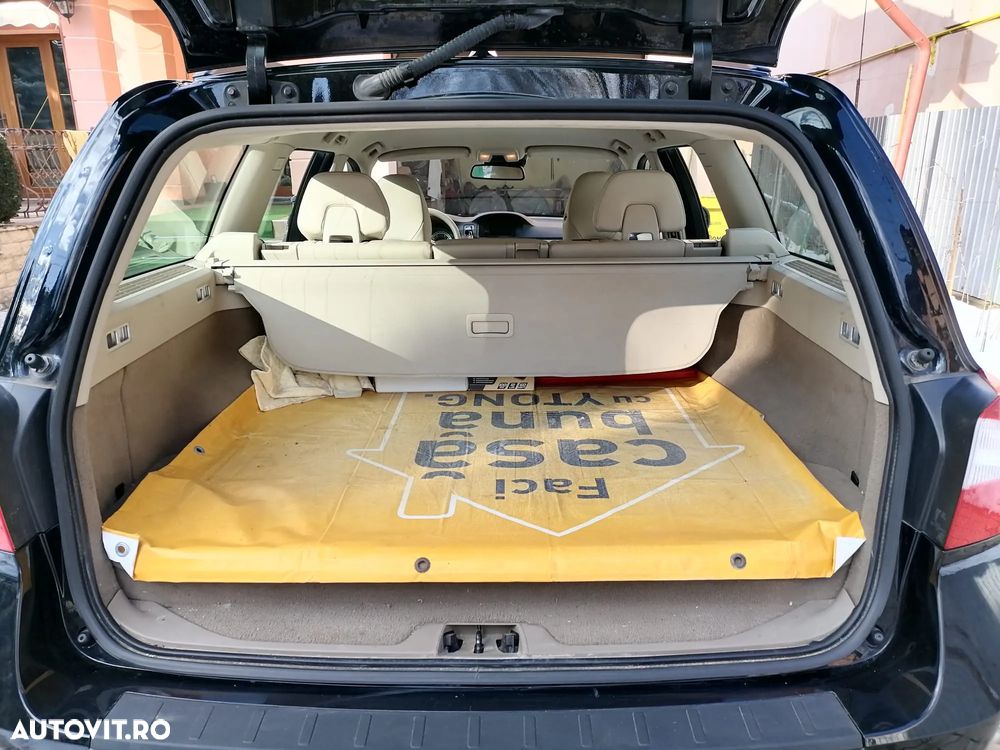 Volvo V70 2.5T Aut. Momentum - 8