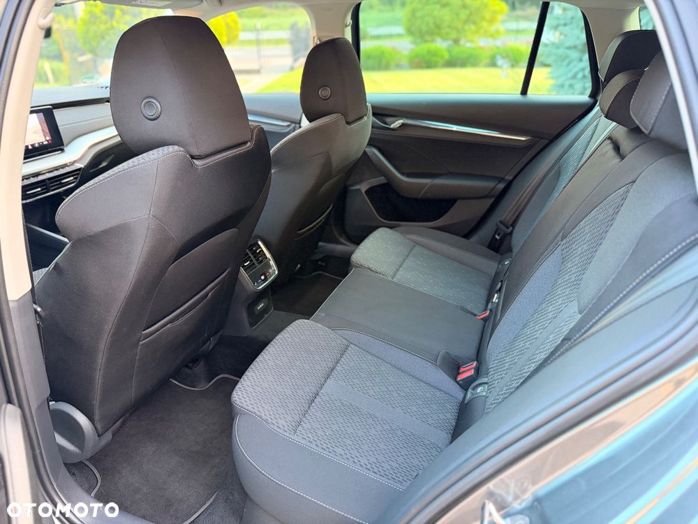 Skoda Octavia 2.0 TDI DSG Edition - 11