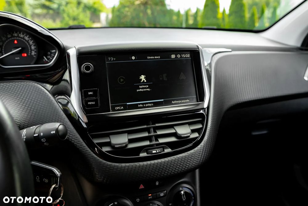 Peugeot 2008 1.6 BlueHDi Allure S&S - 28