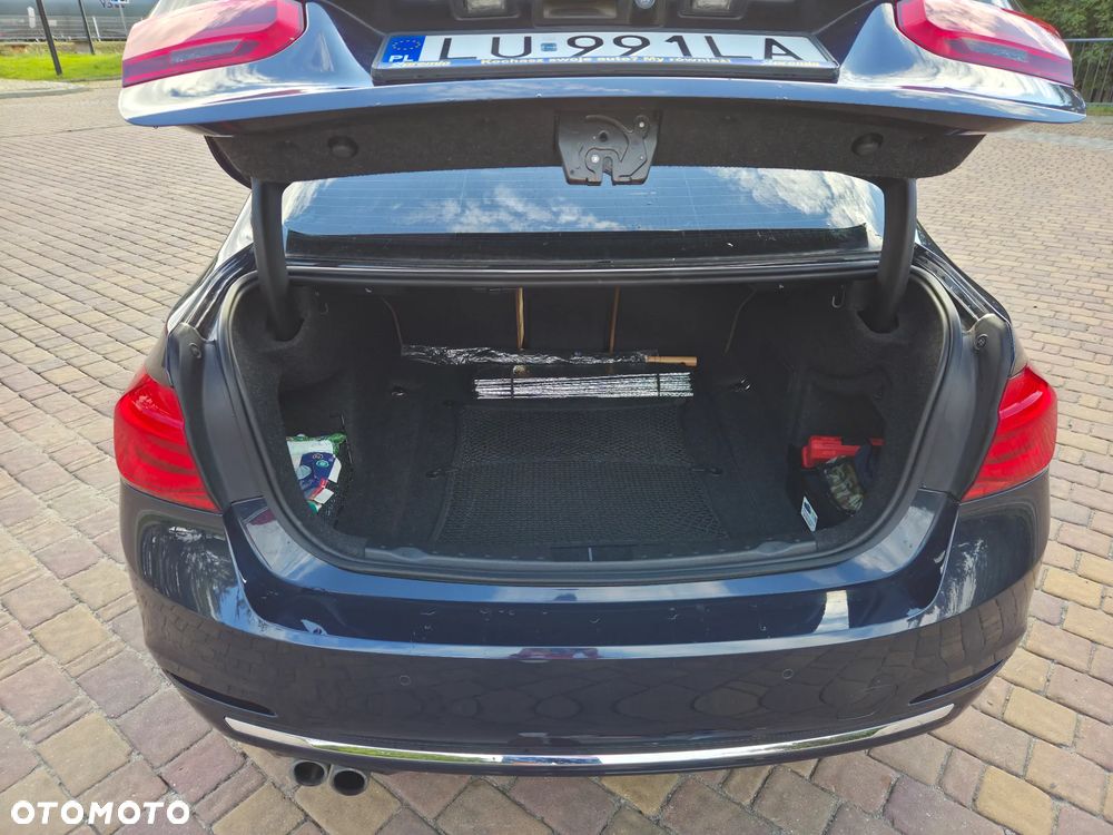 BMW Seria 3 328i Luxury Line - 9