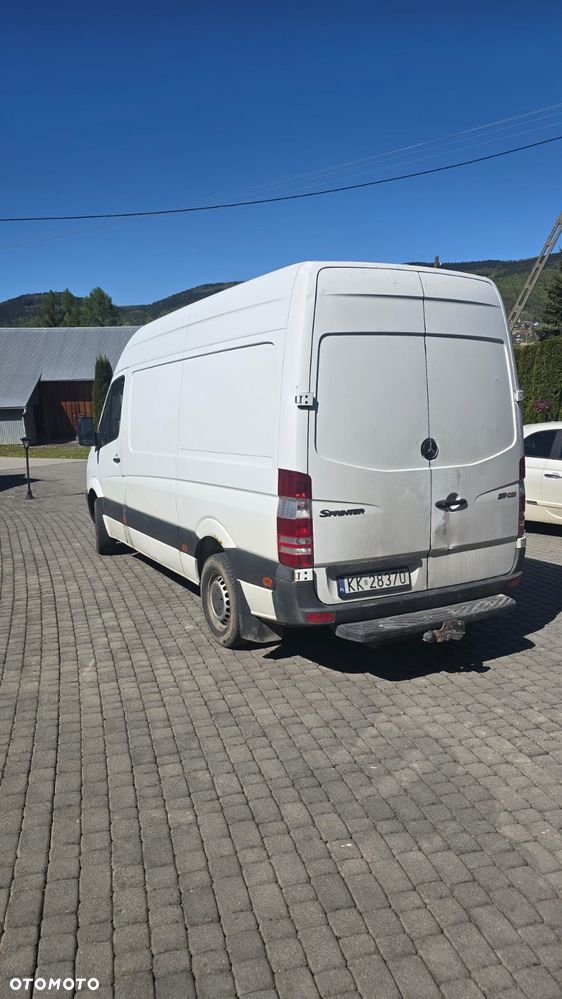 Mercedes-Benz Sprinter - 2