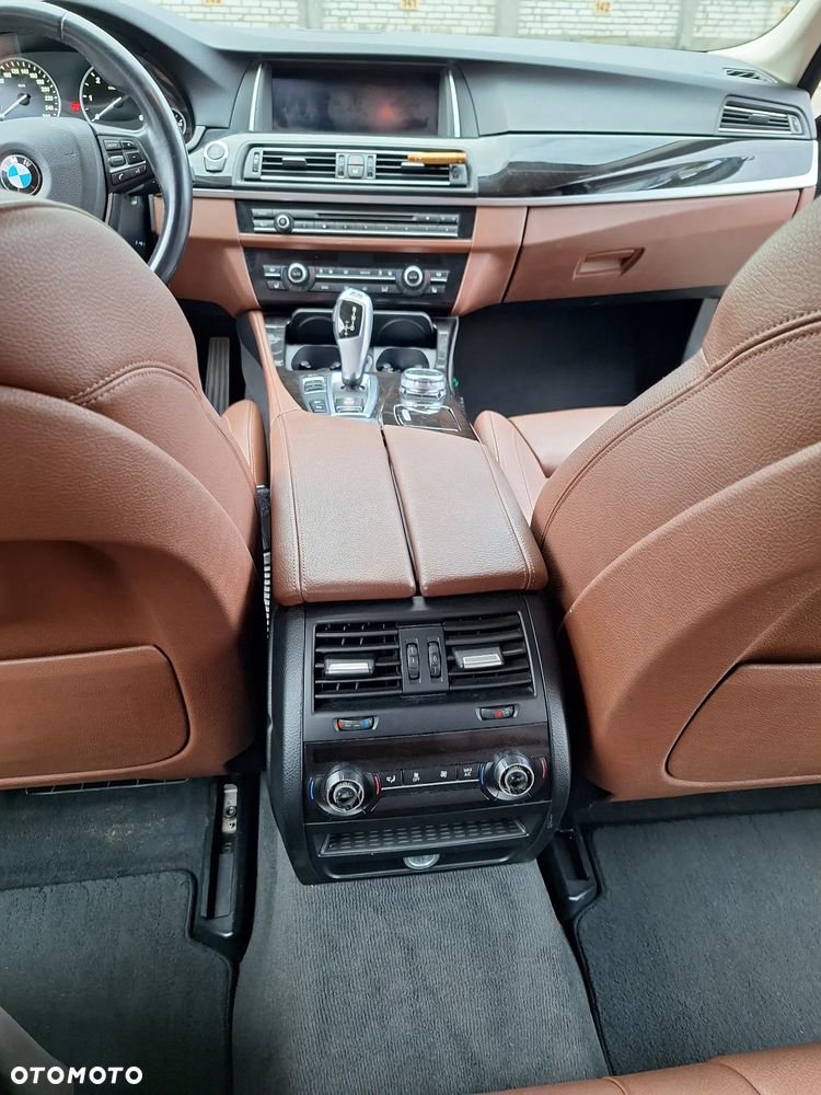 BMW Seria 5 520d xDrive - 9