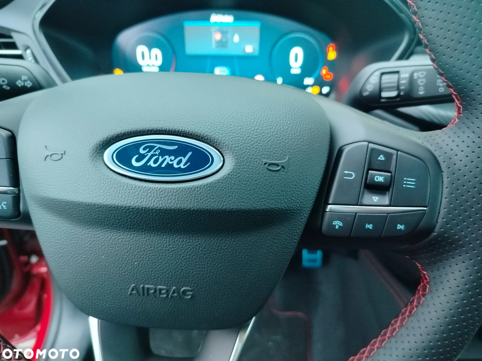 Ford Kuga 1.5 EcoBoost FWD ST-Line X - 23