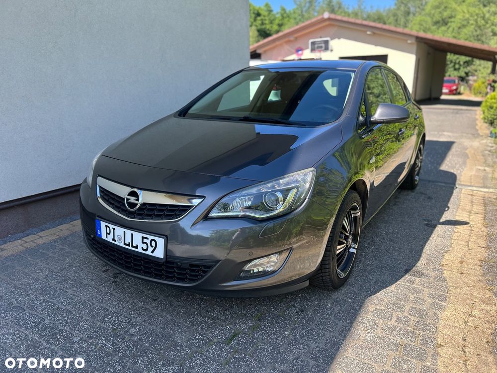 Opel Astra 1.4 Turbo 150 Jahre - 4