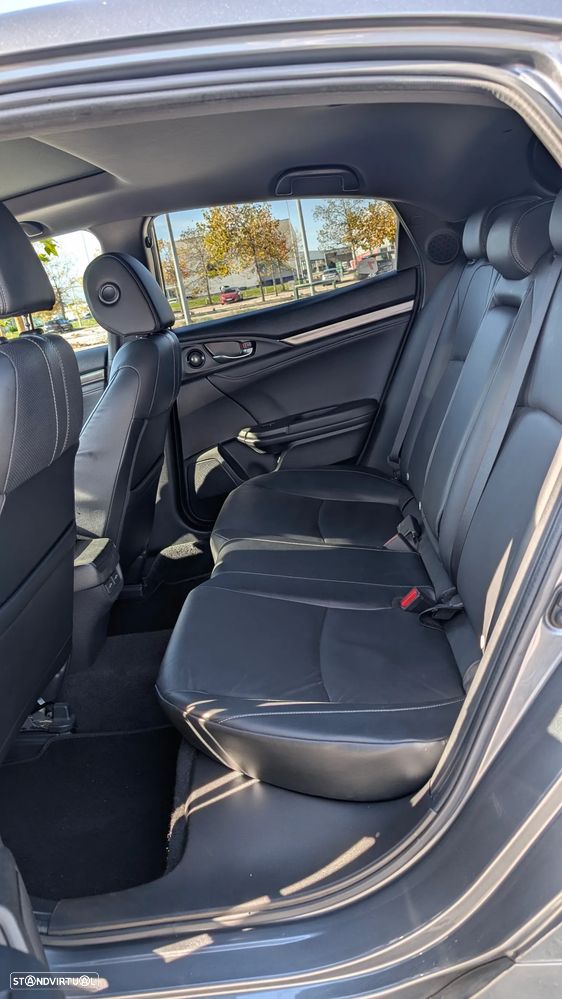 Honda Civic 1.0 i-VTEC Executive Premium CVT - 23